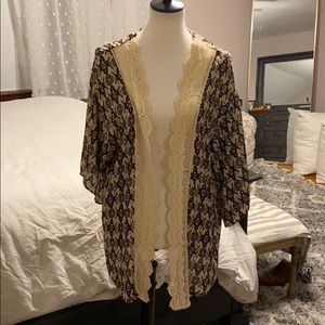 Tribal print with lace detail kimono